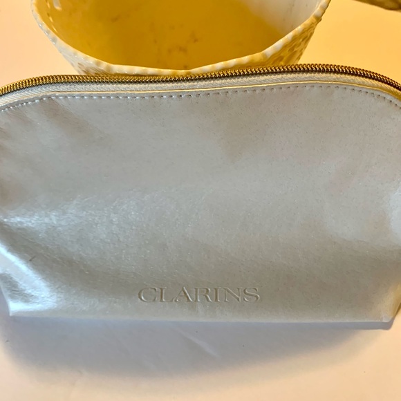 New make up bag Clarins - Picture 4 of 5